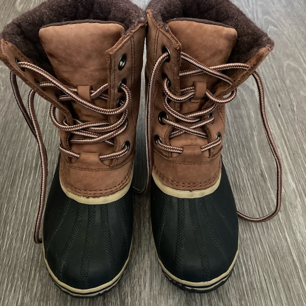 Sorel Dark Brown and Black Boots